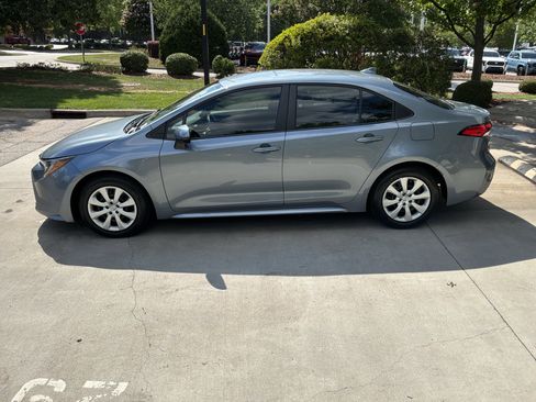Used 2023 Toyota Corolla LE FWD image 7