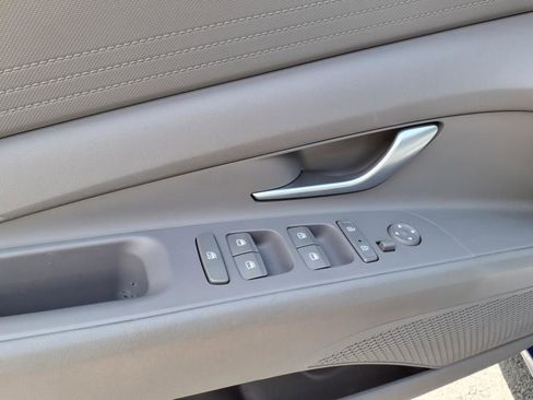 Used 2023 Hyundai Elantra SEL w/ Preferred Accessory Package image 14