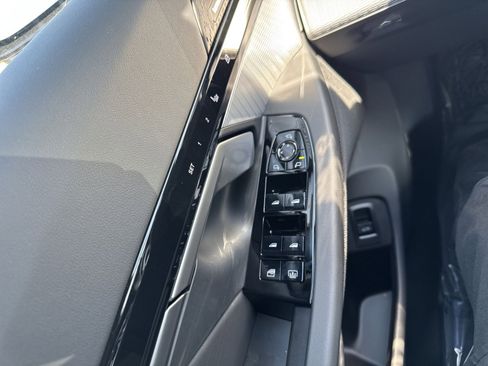 New 2026 BMW 530i xDrive w/ M Sport Package image 9