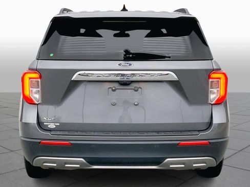 Certified 2022 Ford Explorer XLT w/ Equipment Group 202A image 4