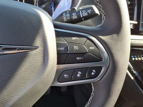 New 2026 Chrysler Pacifica Select image 20