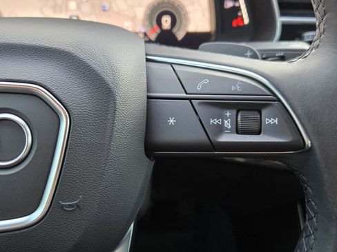 Used 2022 Audi Q7 Premium Plus image 17