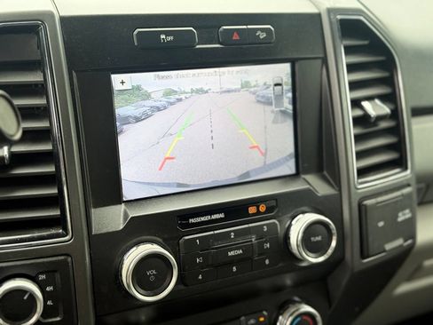 Used 2019 Ford F250 XLT w/ XLT Premium Package AWD/4WD image 14