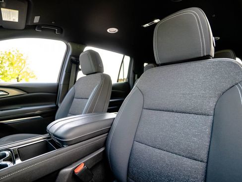 New 2026 Chevrolet Traverse LT FWD image 6