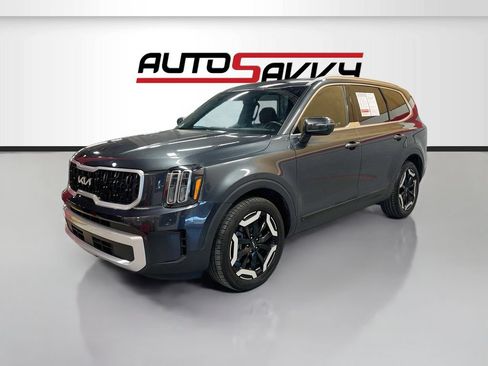Used 2023 Kia Telluride EX w/ EX Captain's Chair Package AWD/4WD image 3