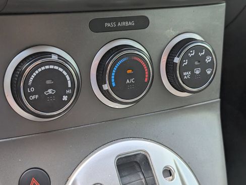 Used 2012 Nissan Sentra 2.0 SR FWD image 12