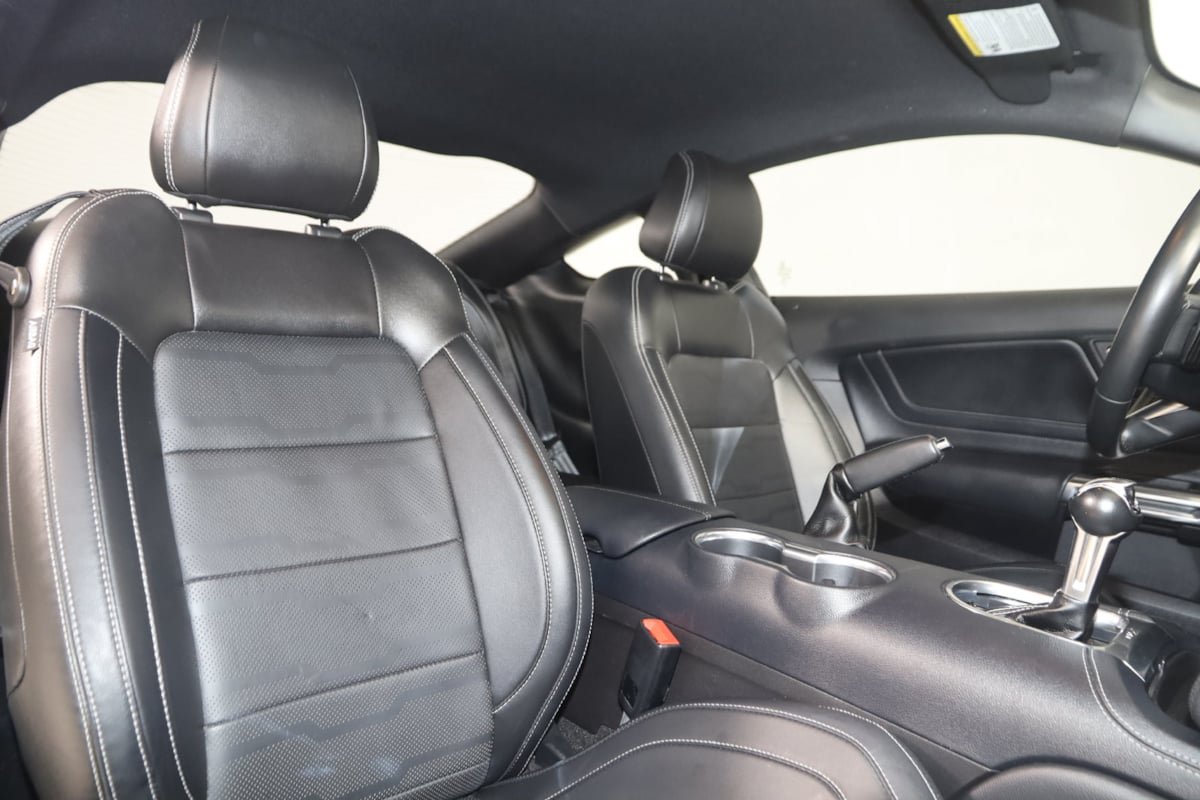 Used 2019 Ford Mustang GT Premium w/ Equipment Group 401A RWD image 16