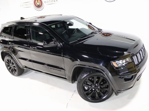 Used 2019 Jeep Grand Cherokee Altitude image 6