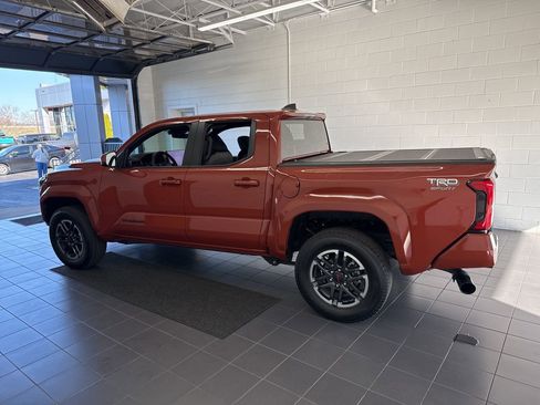 Certified 2025 Toyota Tacoma TRD Sport image 5