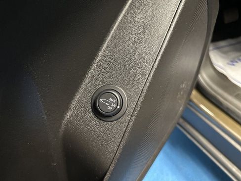 Certified 2023 Chevrolet Equinox LT image 25