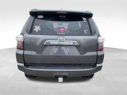 Used 2016 Toyota 4Runner SR5 image 4