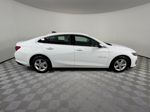 Used 2024 Chevrolet Malibu LS w/ Driver Confidence Package FWD image 4