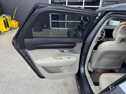 Used 2017 Volvo V90 T6 Cross Country image 12