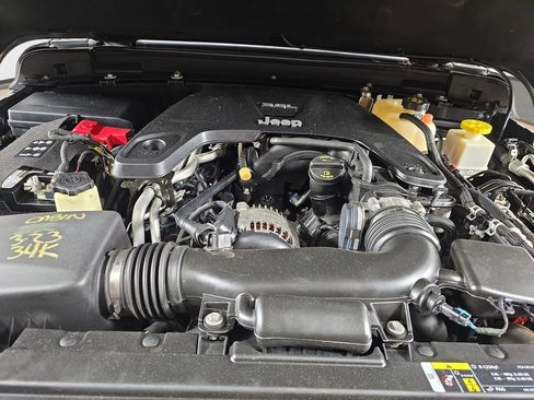 Used 2020 Jeep Gladiator Sport w/ Trailer Tow Package AWD/4WD image 32