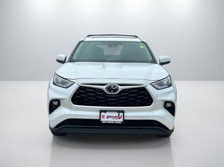 Used 2025 Toyota Highlander XLE video 2