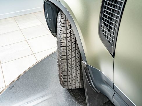 Used 2023 Land Rover Defender 110 S AWD/4WD image 41