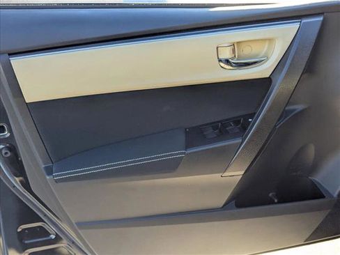 Used 2019 Toyota Corolla LE image 12