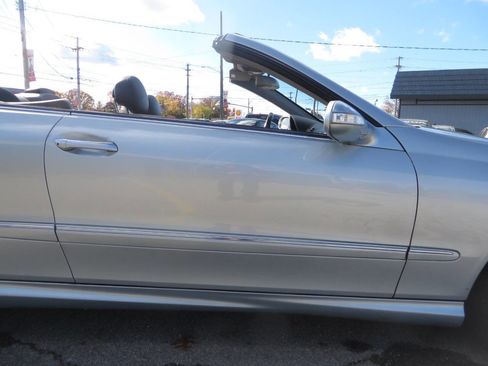 Used 2005 Mercedes-Benz CLK 500 Cabriolet image 17