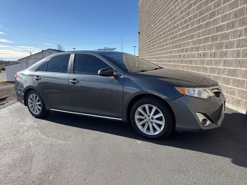 Used 2012 Toyota Camry XLE image 1