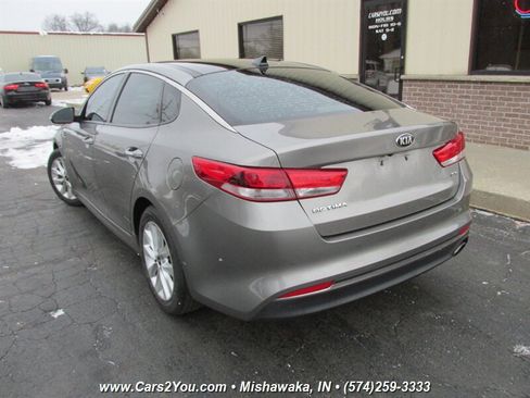 Used 2018 Kia Optima EX w/ Premium Package image 5