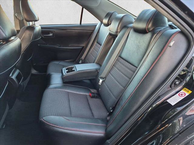 Used 2015 Toyota Camry SE FWD image 18