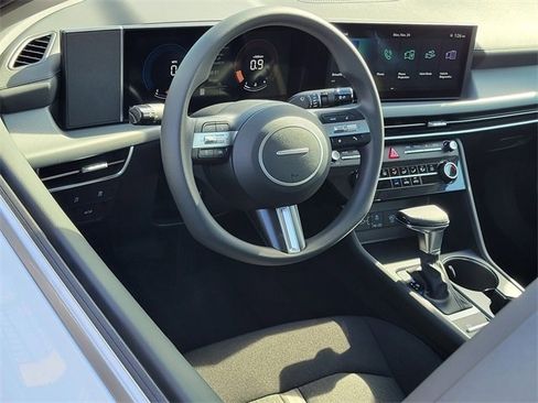 New 2026 Hyundai Sonata SE image 3