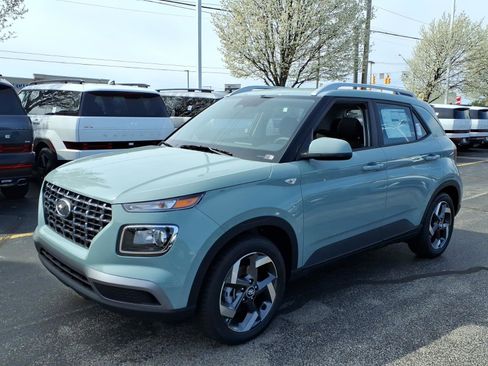 New 2026 Hyundai Venue SEL FWD image 3