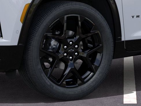 New 2026 Chevrolet Traverse RS w/ LPO, Floor Liner Package AWD/4WD image 9