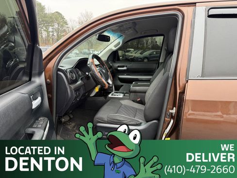 Used 2017 Toyota Tundra SR5 w/ SR5 Upgrade Package image 11