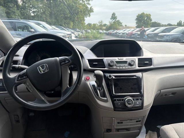 Used 2017 Honda Odyssey SE image 6
