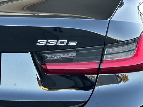 Used 2022 BMW 330e w/ Premium Package image 26