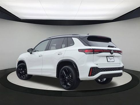 New 2026 Volkswagen Tiguan SE R-Line image 5