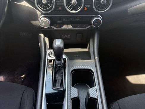 Used 2022 Nissan Sentra SV FWD image 13