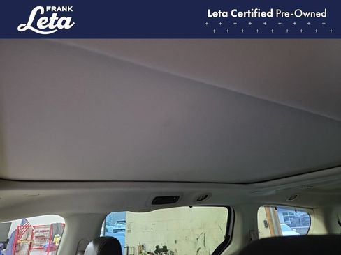 Used 2023 Chrysler Pacifica Limited FWD image 14