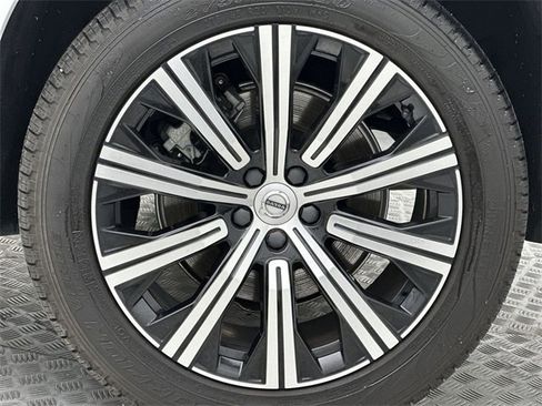 Certified 2023 Volvo XC90 B5 Core w/ Protection Package Premier image 10