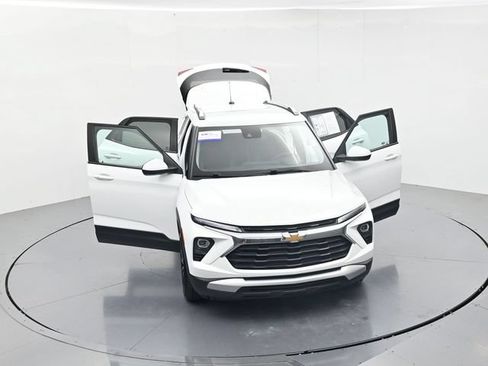 Used 2024 Chevrolet TrailBlazer LT FWD image 50