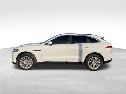 Used 2017 Jaguar F-PACE Prestige image 2