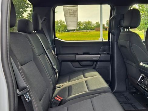 Used 2022 Ford F150 XLT w/ Equipment Group 302A High image 11