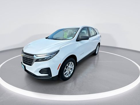 Used 2024 Chevrolet Equinox LS AWD/4WD image 4