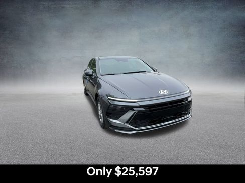 Used 2026 Hyundai Sonata SE FWD image 4
