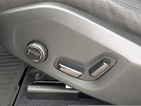 Certified 2023 Volvo XC60 B5 Plus w/ Protection Package Premier image 25