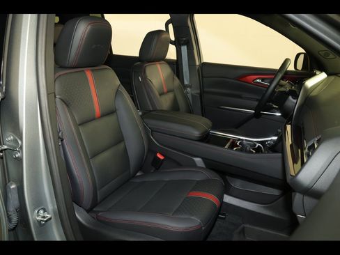 Used 2024 Chevrolet Traverse RS w/ LPO, Floor Liner Package image 34