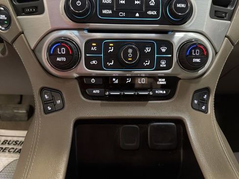 Used 2019 GMC Yukon XL SLT AWD/4WD image 19