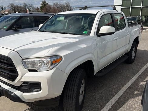 Used 2018 Toyota Tacoma SR w/ SR Convenience Package image 1