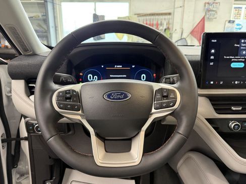 New 2026 Ford Explorer Active w/ Active Comfort Package image 13