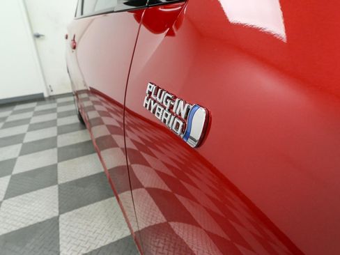 Used 2020 Toyota Prius Prime XLE image 8