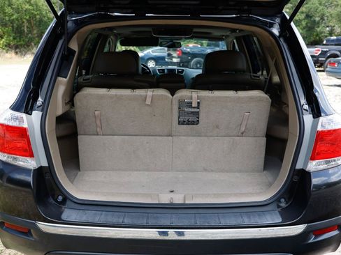 Used 2011 Toyota Highlander Limited w/ Tow Pkg FWD image 24