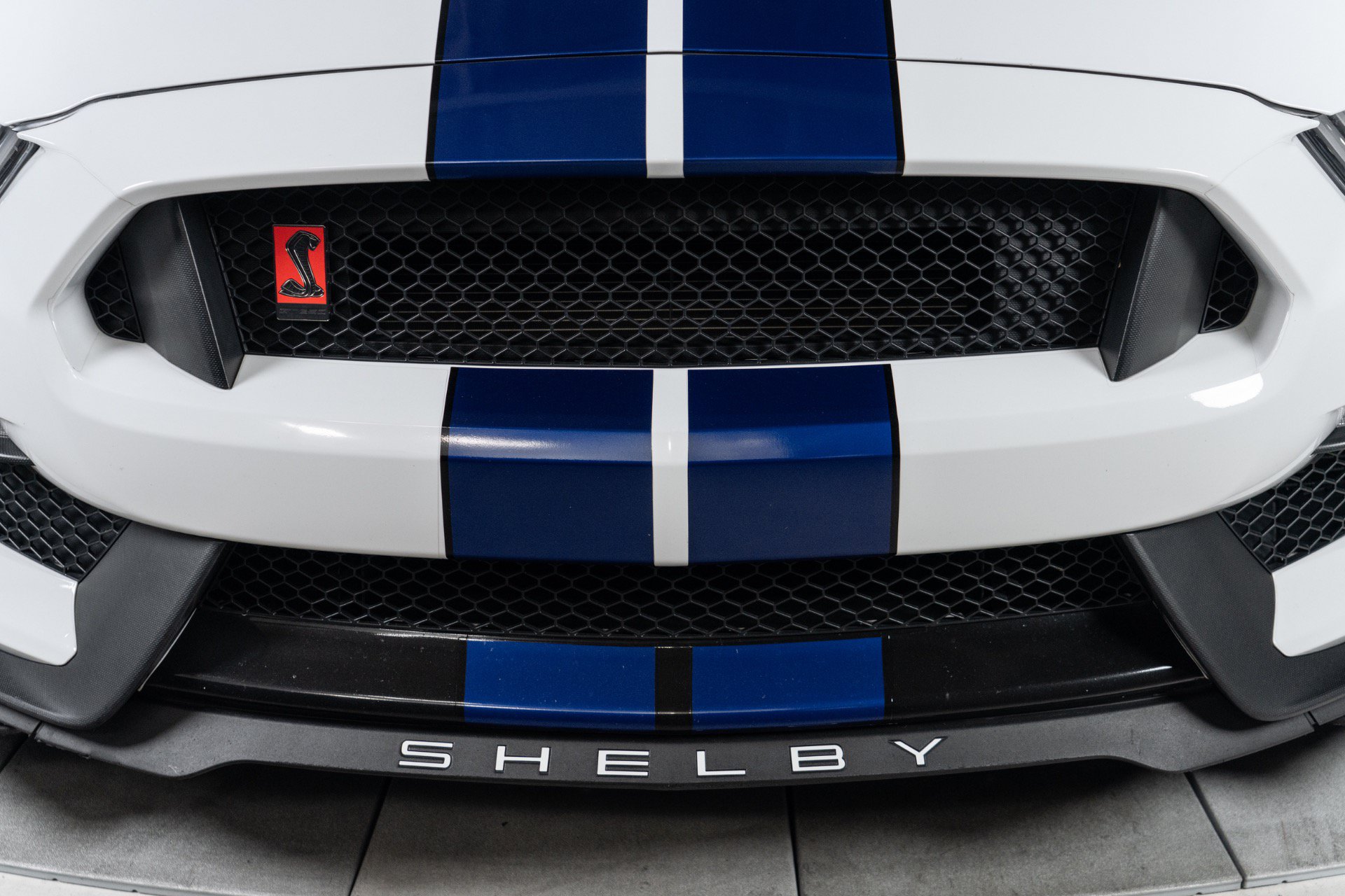 Used 2016 Ford Mustang Shelby GT350 w/ Technology Package RWD image 33