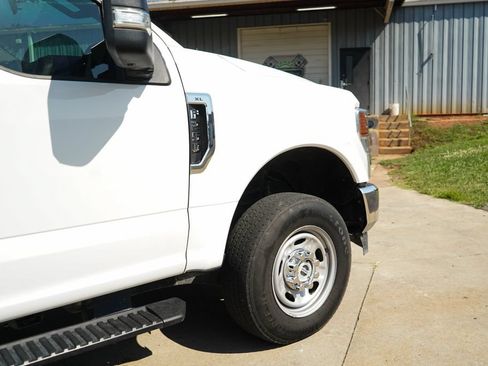 Used 2022 Ford F250 XL w/ Power Equipment Group AWD/4WD image 18