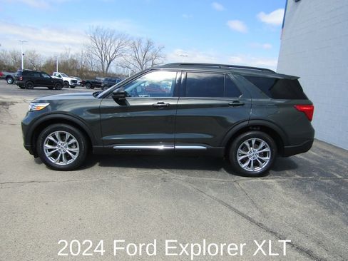 Used 2024 Ford Explorer XLT w/ Equipment Group 202A AWD/4WD image 2